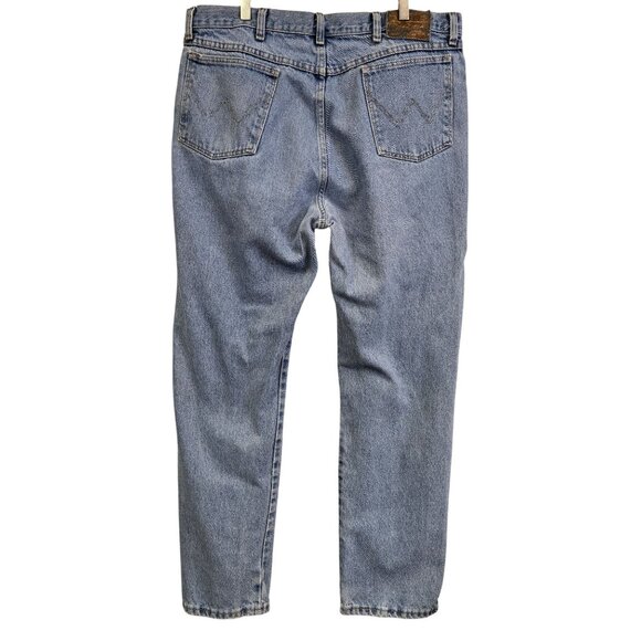Vintage Wrangler Mens 36 High-Waisted Light Wash Straight-Leg Denim Jeans - Picture 1 of 8